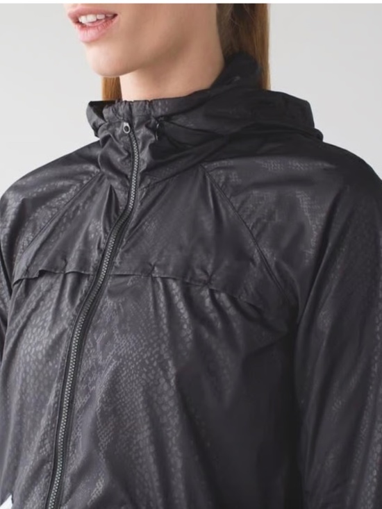 LULULEMON Miss Misty Rain/wind jacket, 10,  CB2588 - Picture 6 of 9